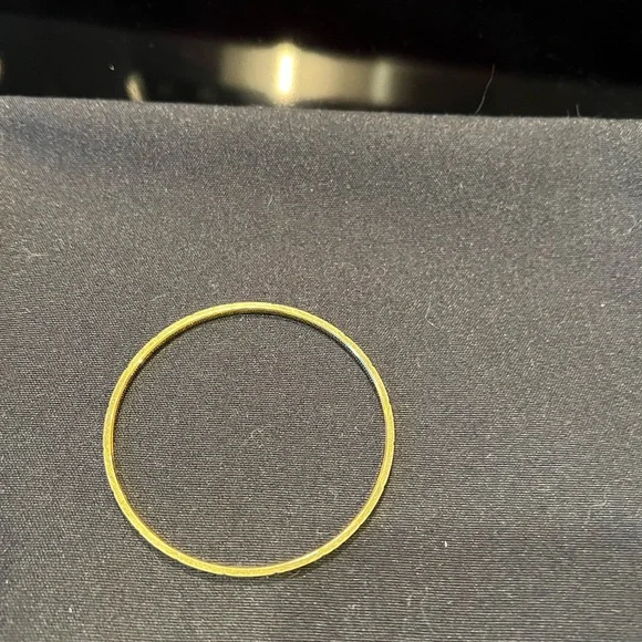 Vintage Trifari Gold Etched Bangle Bracelet Excellent Condition - Picture 2 of 3